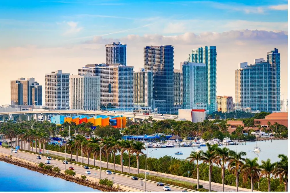Horizonte de Brickell de día